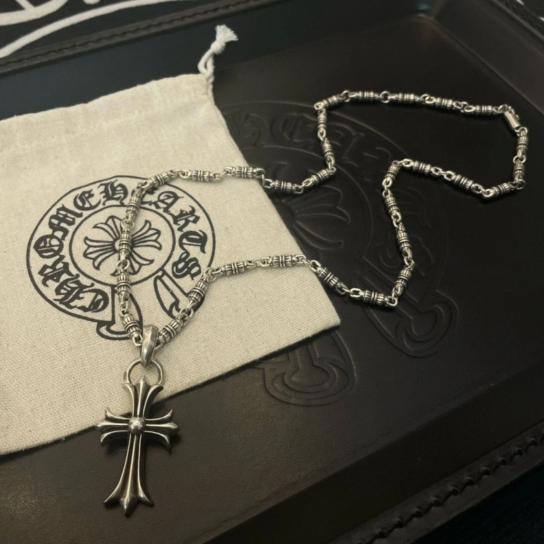 EyeCatching Chrxmx Hxxrts Necklaces 297153
