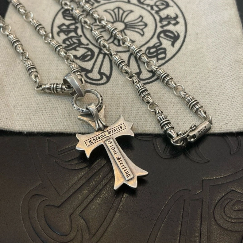 EyeCatching Chrxmx Hxxrts Necklaces 297153