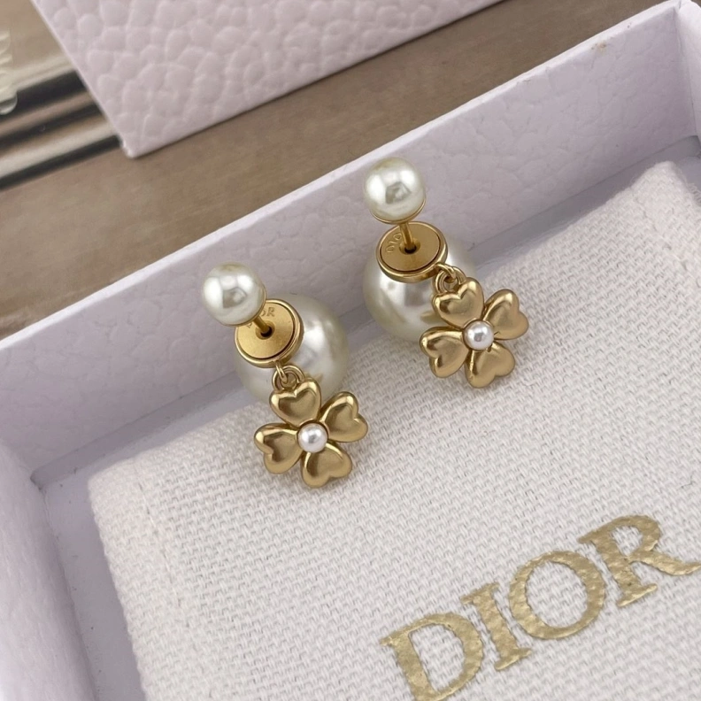 Christian Dxxr Earrings Minimalist 294240