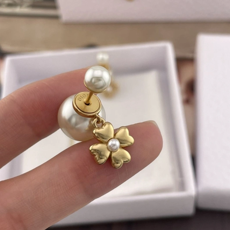 Christian Dxxr Earrings Minimalist 294240