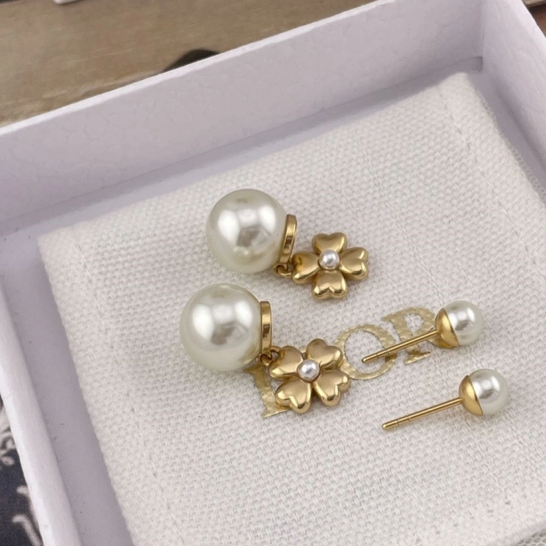Christian Dxxr Earrings Minimalist 294240