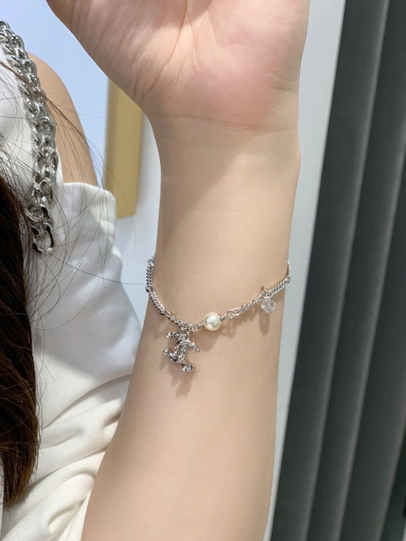 HighQuality Chxnxl Bracelets 286522