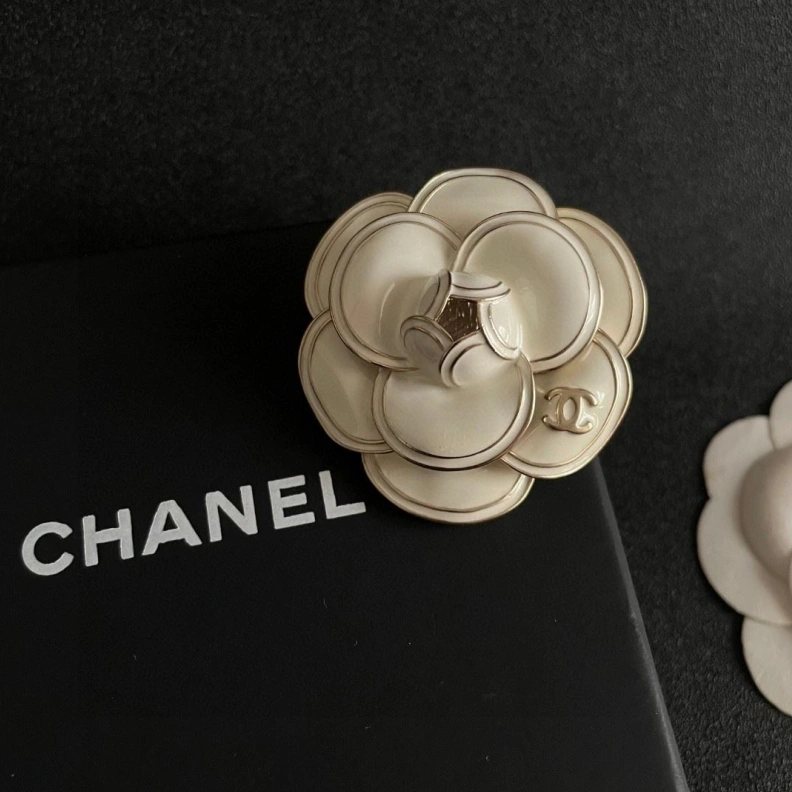 StreetReady Chxnxl Brooches 286429