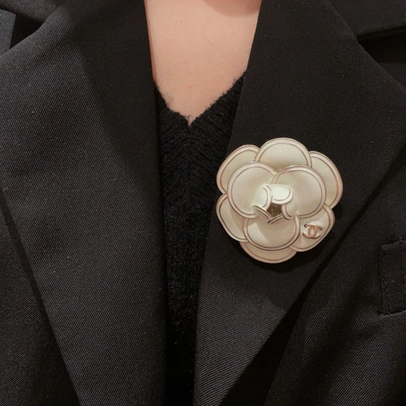 StreetReady Chxnxl Brooches 286429