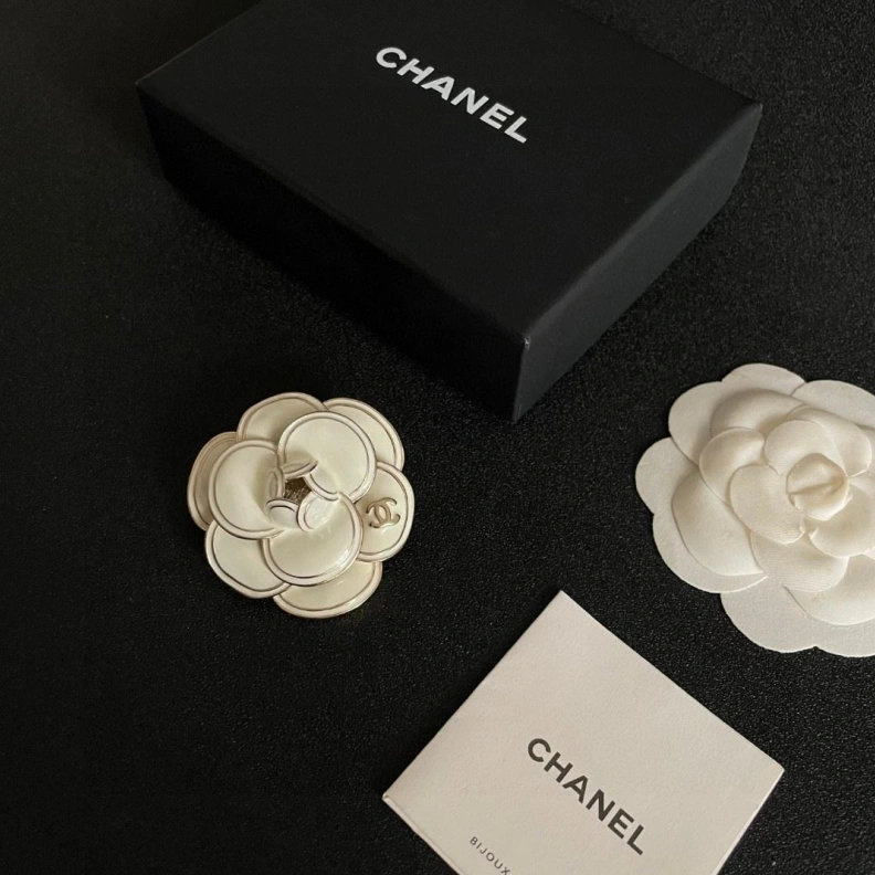 StreetReady Chxnxl Brooches 286429