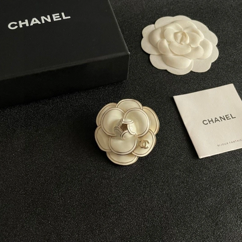StreetReady Chxnxl Brooches 286429