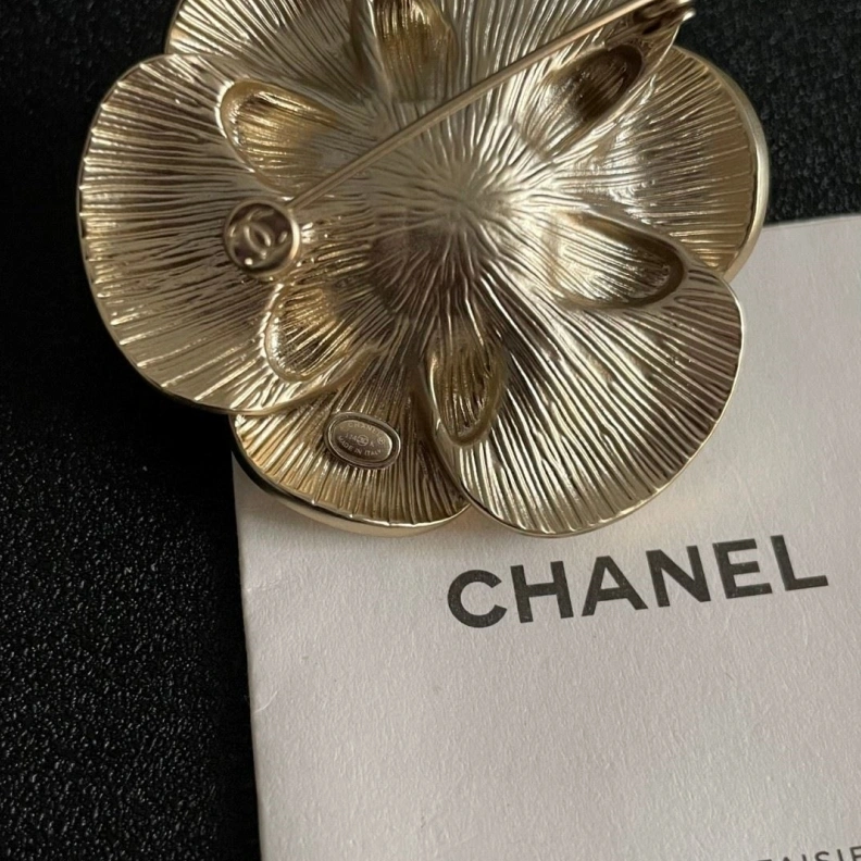 StreetReady Chxnxl Brooches 286429