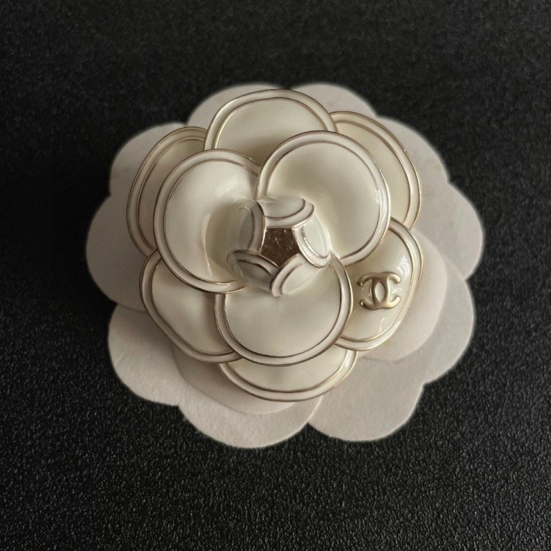 StreetReady Chxnxl Brooches 286429
