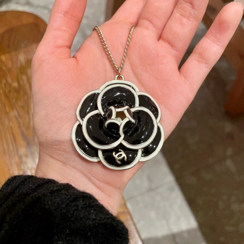Fashionable Chxnxl Necklaces 285544