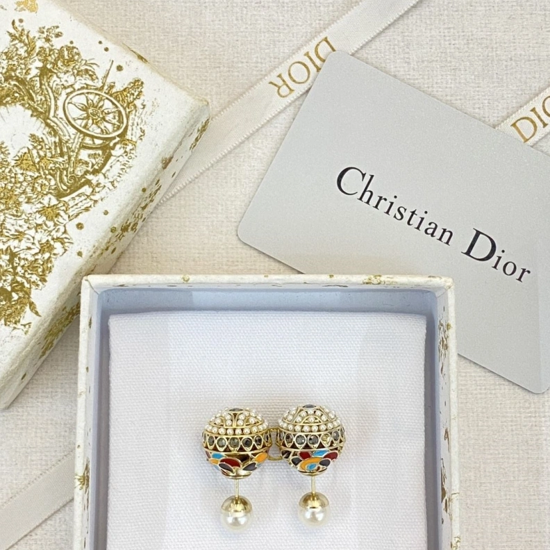 Christian Dxxr Earrings TopPick 294252
