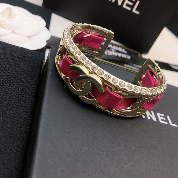 Resilient Chxnxl Bracelets 286519