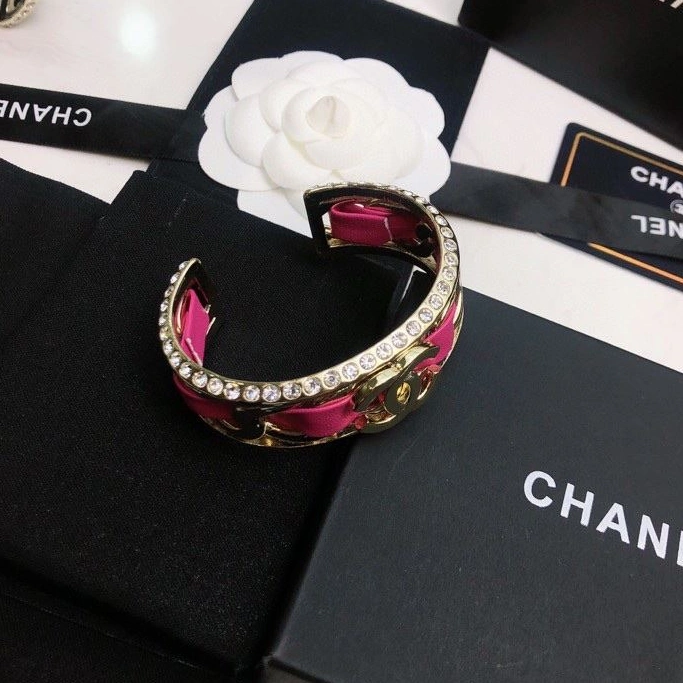 Resilient Chxnxl Bracelets 286519
