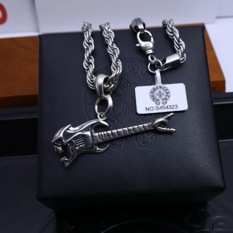 Classic Chrxmx Hxxrts Necklaces 297150