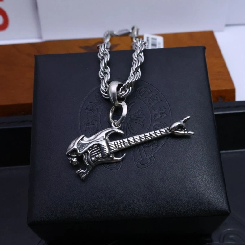 Classic Chrxmx Hxxrts Necklaces 297150