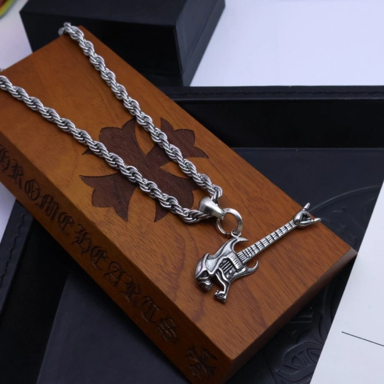 Classic Chrxmx Hxxrts Necklaces 297150