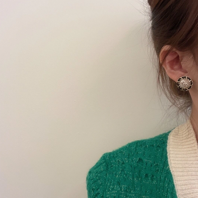 Soft Chxnxl Earrings 286227