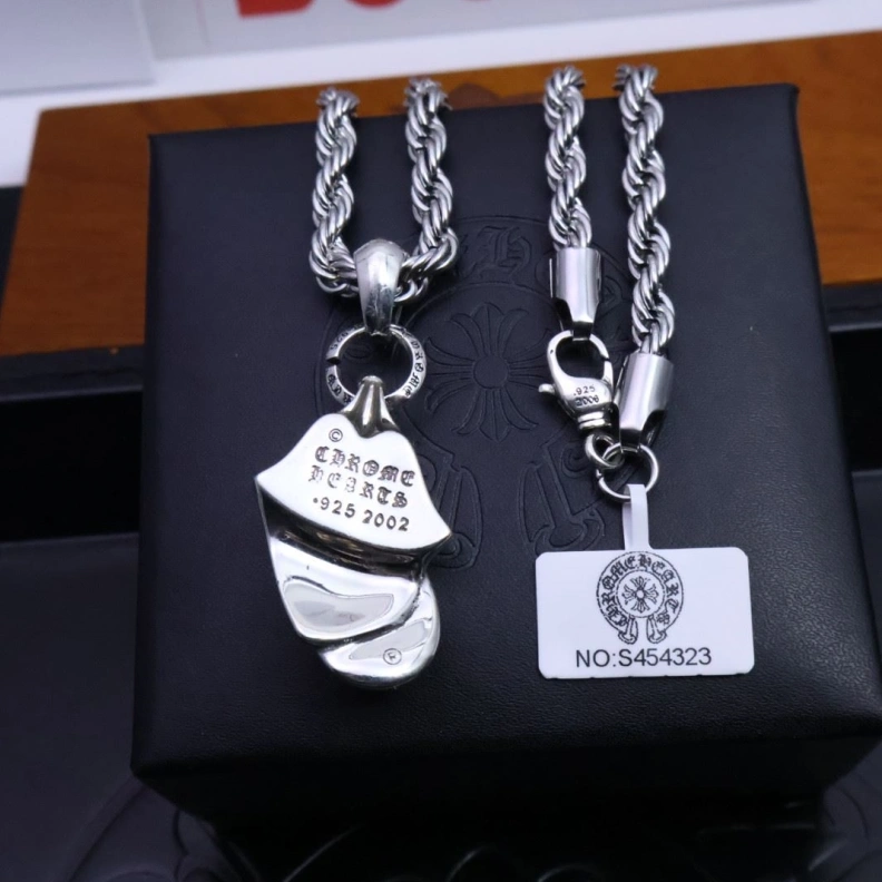 Trendy Chrxmx Hxxrts Necklaces 297134