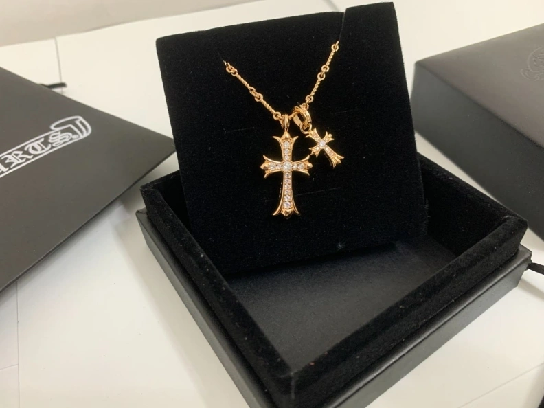 Trendy Chrxmx Hxxrts Necklaces 297122