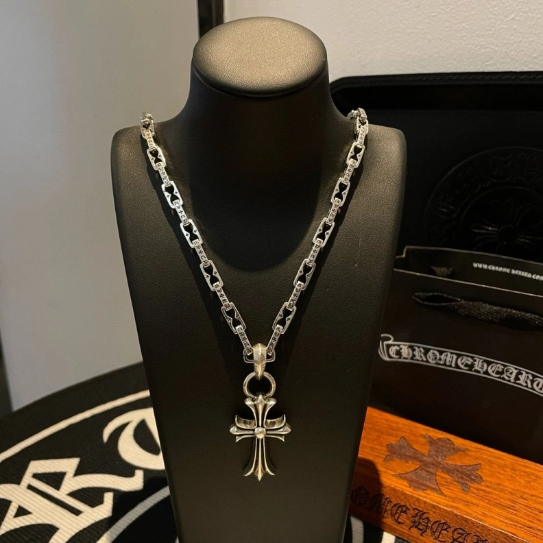 Unique Chrxmx Hxxrts Necklaces 297117