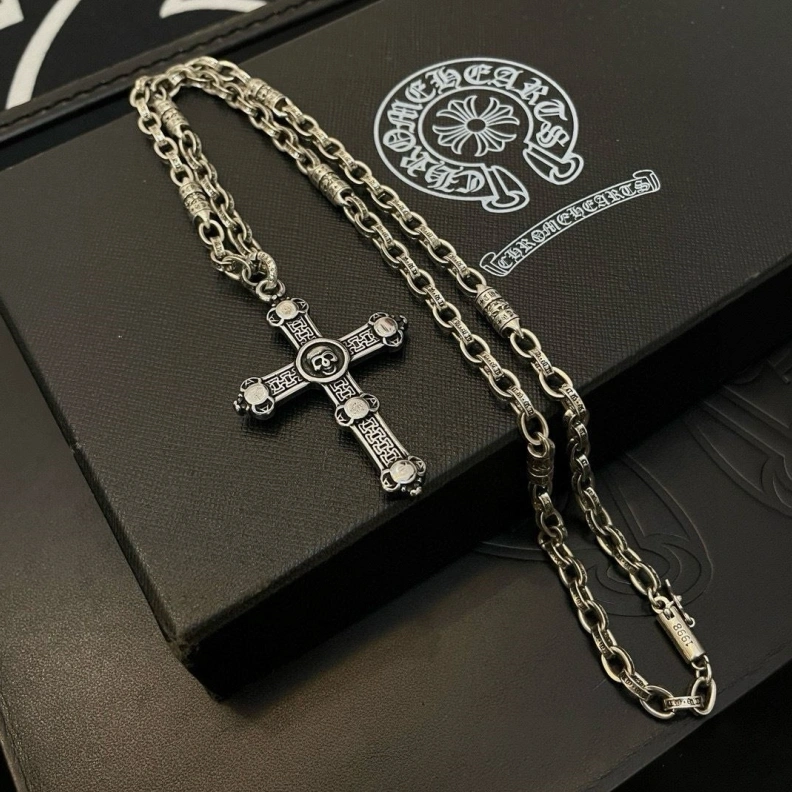 Stylish Chrxmx Hxxrts Necklaces 297114