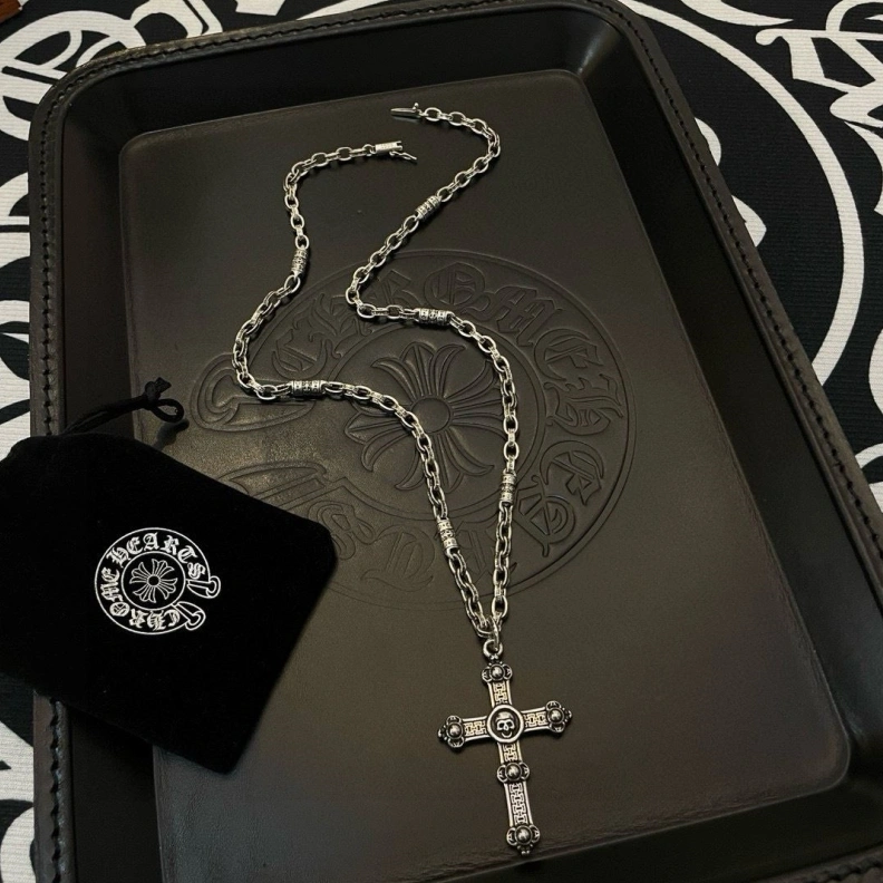 Stylish Chrxmx Hxxrts Necklaces 297114