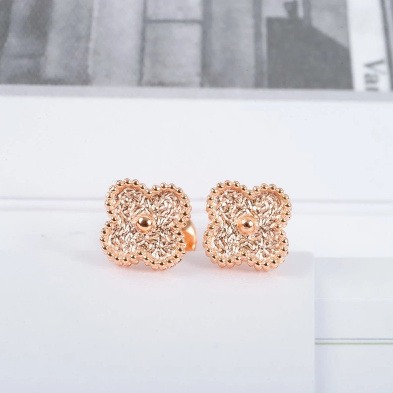 Christian Dxxr Earrings Minimalist 294241