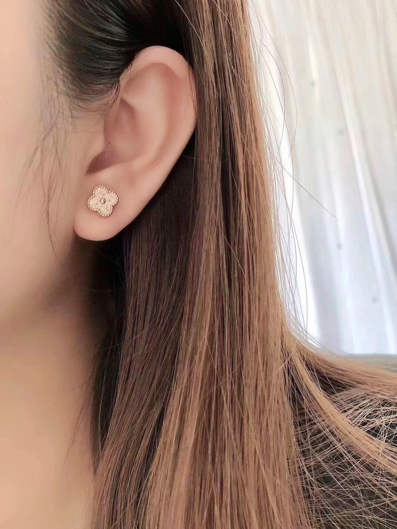 Christian Dxxr Earrings Minimalist 294241