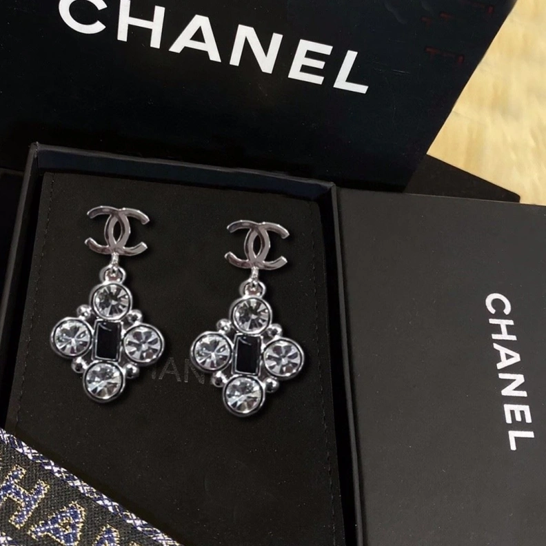 Flexible Chxnxl Earrings 286214
