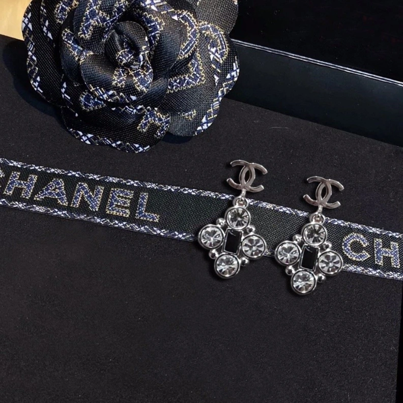 Flexible Chxnxl Earrings 286214