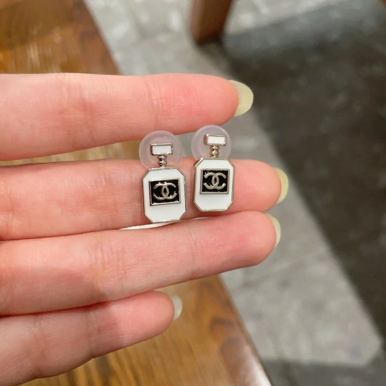 Breathable Chxnxl Earrings 286210