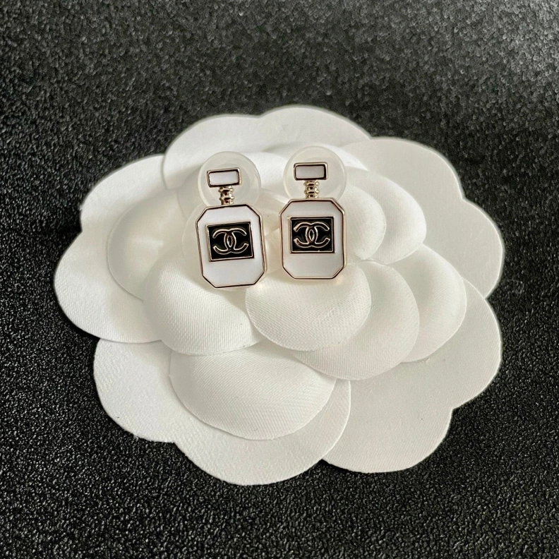 Breathable Chxnxl Earrings 286210