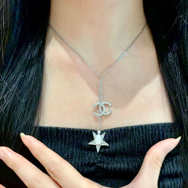 Fashionable Chxnxl Necklaces 285522