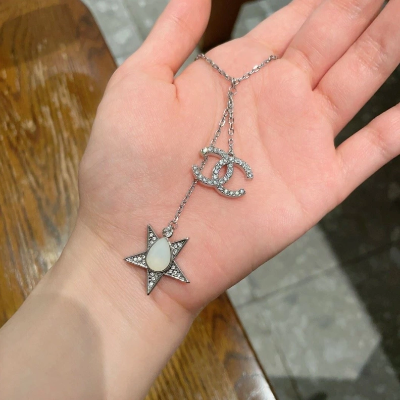 Fashionable Chxnxl Necklaces 285522