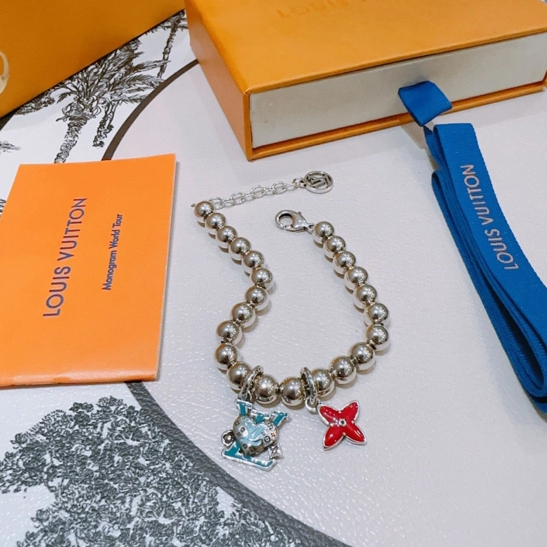 Trendsetting LX Necklaces 308921