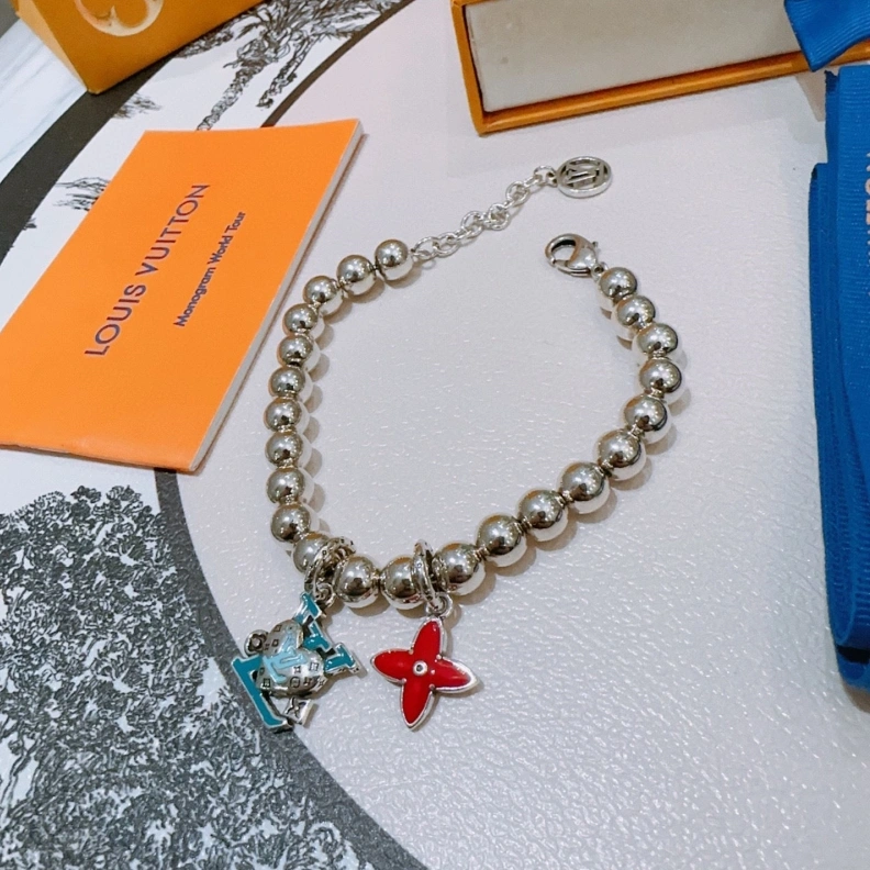 Trendsetting LX Necklaces 308921