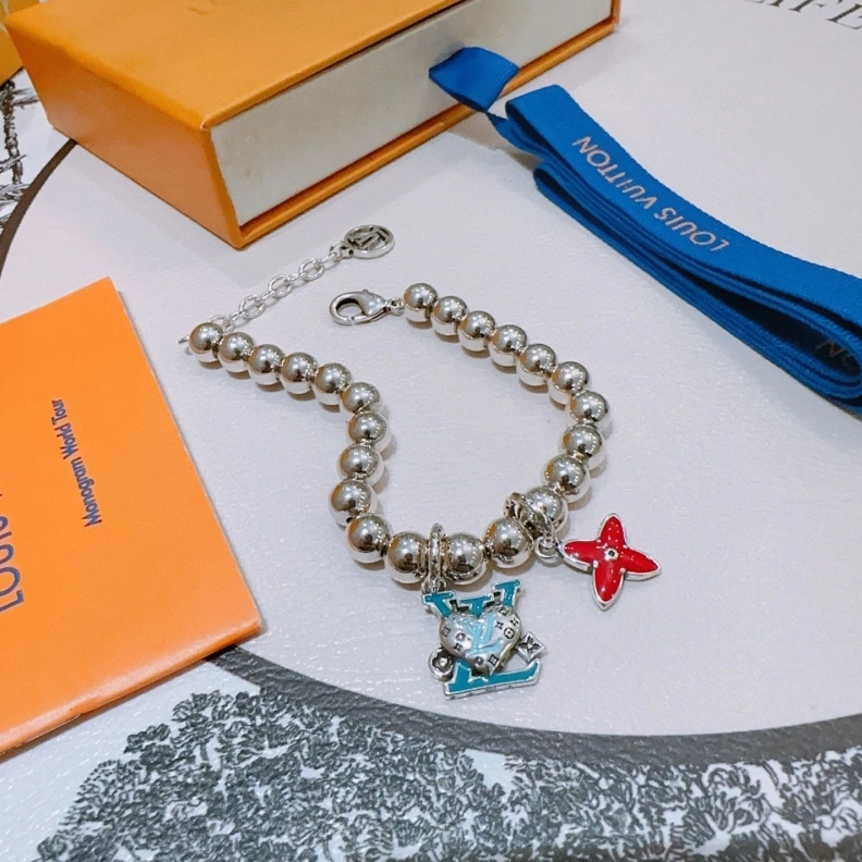Trendsetting LX Necklaces 308921