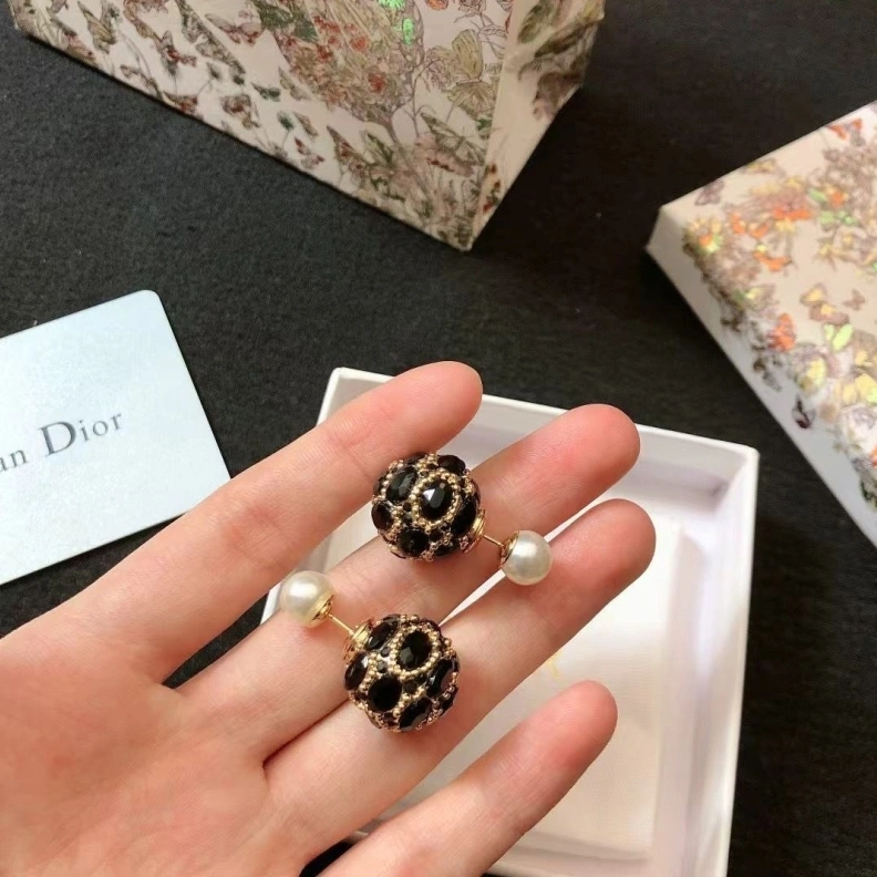 Christian Dxxr Earrings Trendsetting 294251