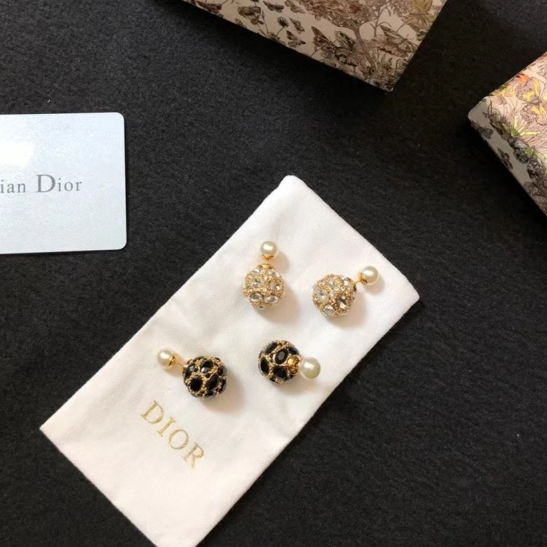 Christian Dxxr Earrings Trendsetting 294251