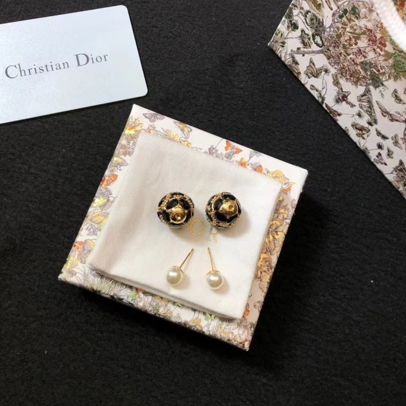 Christian Dxxr Earrings Trendsetting 294251