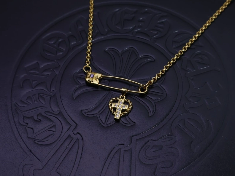 Resilient Chrxmx Hxxrts Necklaces 297097