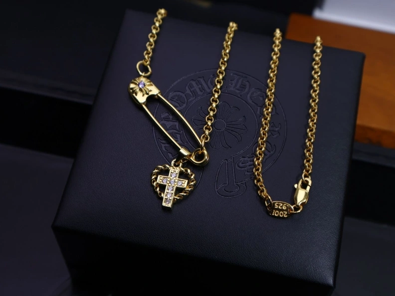 Resilient Chrxmx Hxxrts Necklaces 297097