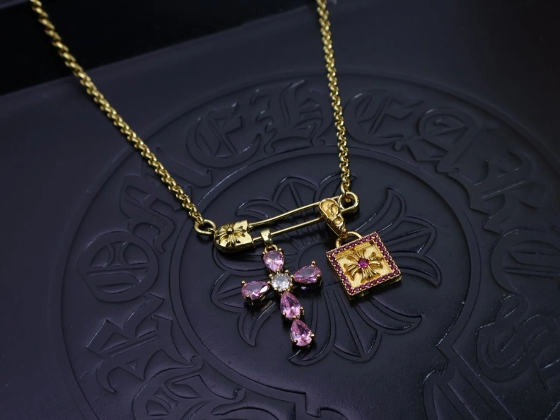 Unique Chrxmx Hxxrts Necklaces 297101