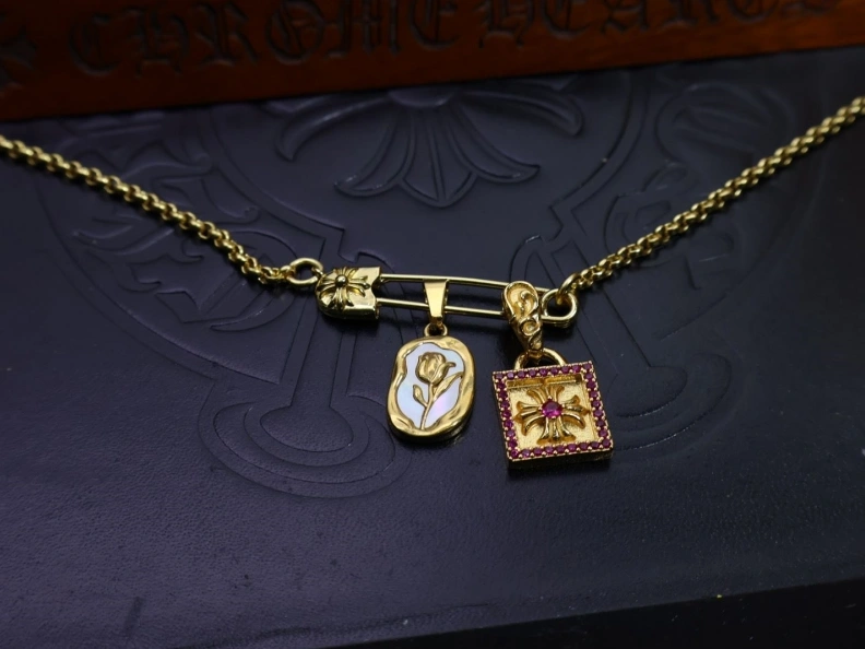 Chrxmx Hxxrts Necklaces Practical 297099