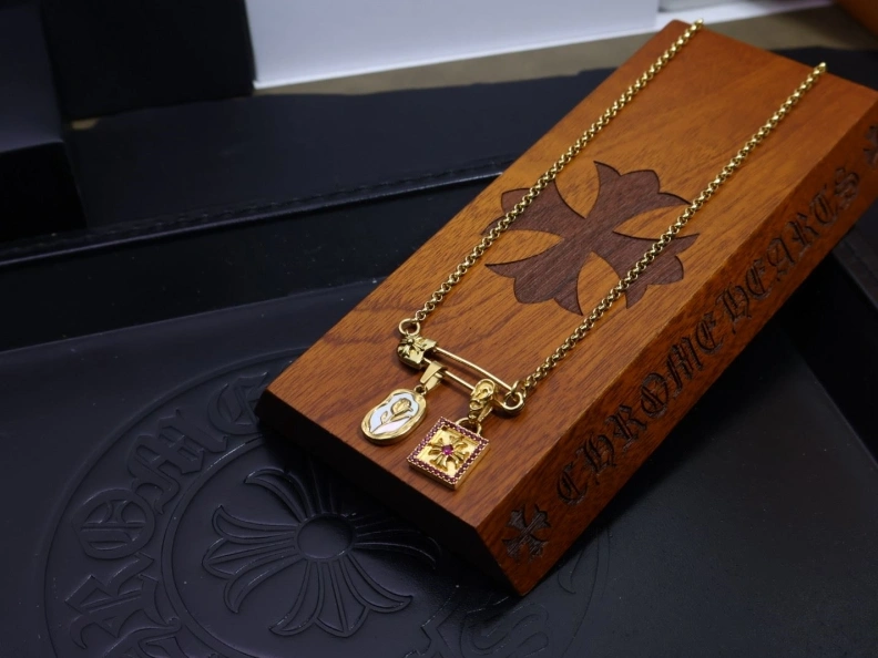 Chrxmx Hxxrts Necklaces Practical 297099