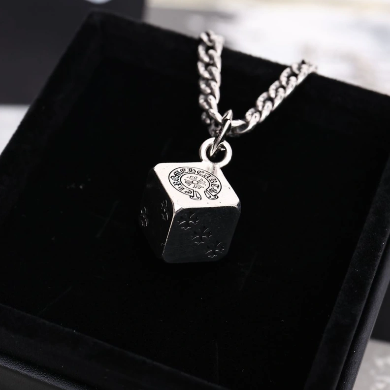 Resilient Chrxmx Hxxrts Necklaces 297082