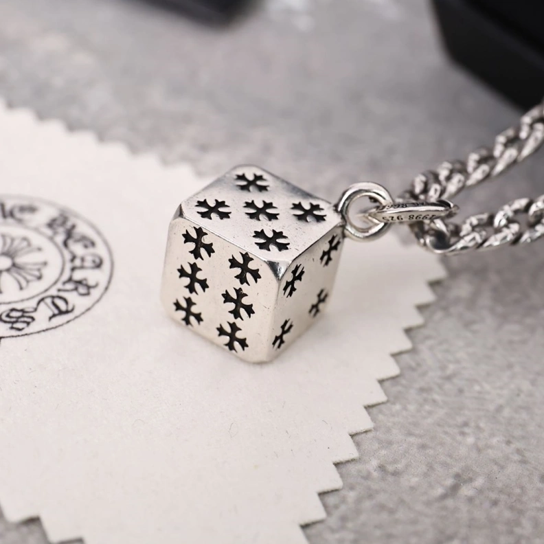 Resilient Chrxmx Hxxrts Necklaces 297082