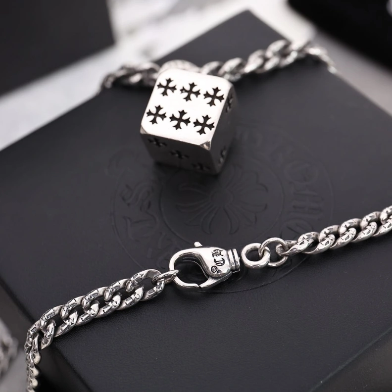 Resilient Chrxmx Hxxrts Necklaces 297082