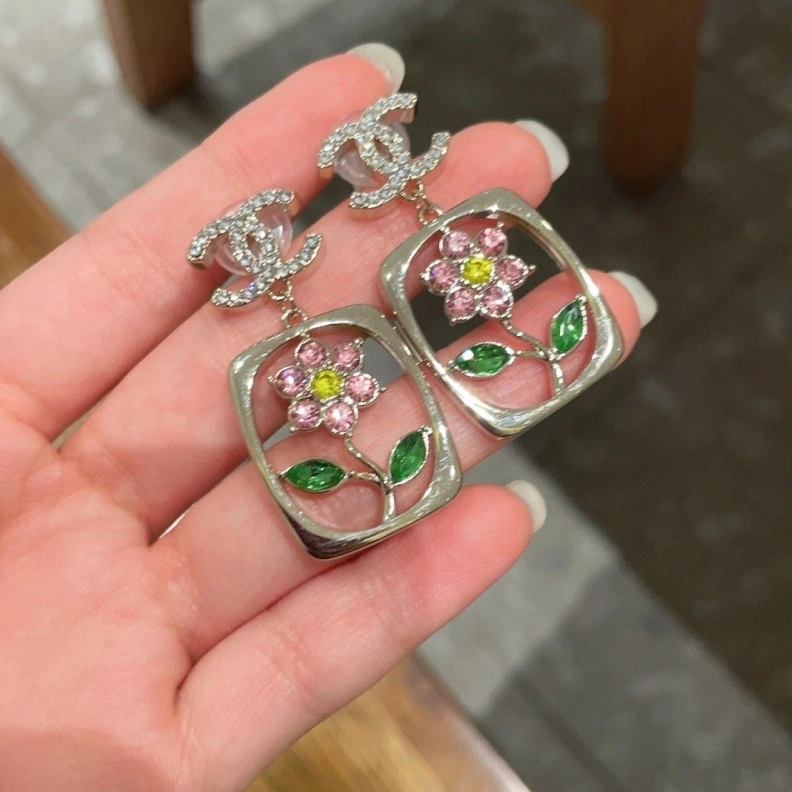 Sleek Chxnxl Earrings 286164