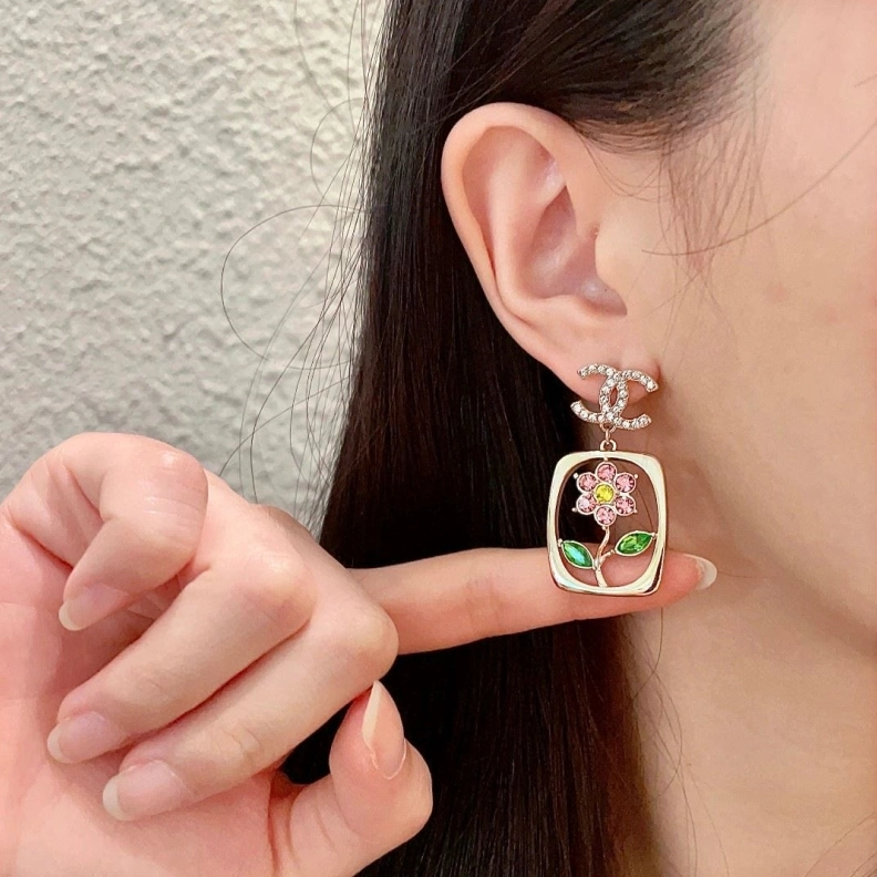 Sleek Chxnxl Earrings 286164