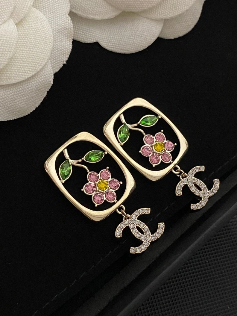 Sleek Chxnxl Earrings 286164